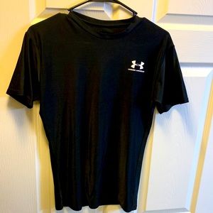 Black women’s muscle shirt.